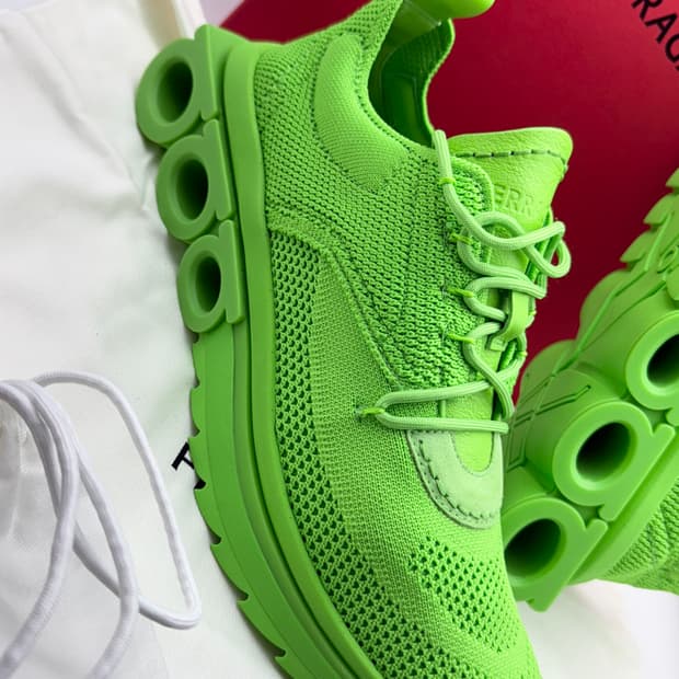 정품)페라가모 스니커즈