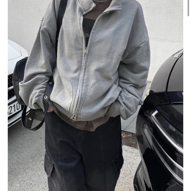 차콜 집업
