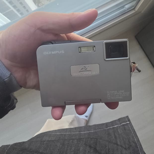 올림푸스 AZ-1 디지털 카메라 실버 전지현디카 s급