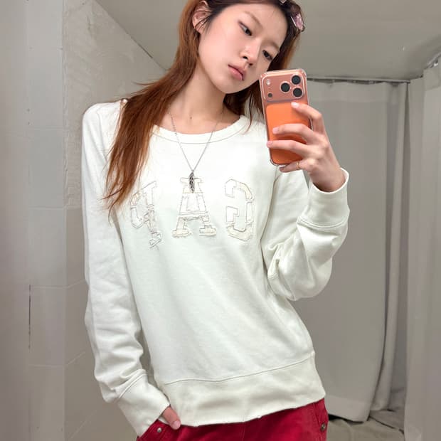 갭 화이트 그런지 레글런 롱슬리브