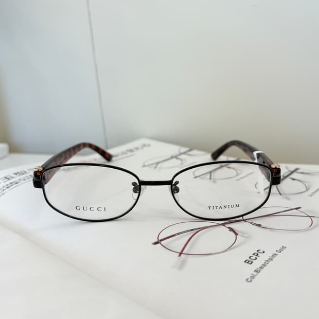 구찌 메탈 오벌 빈티지 안경