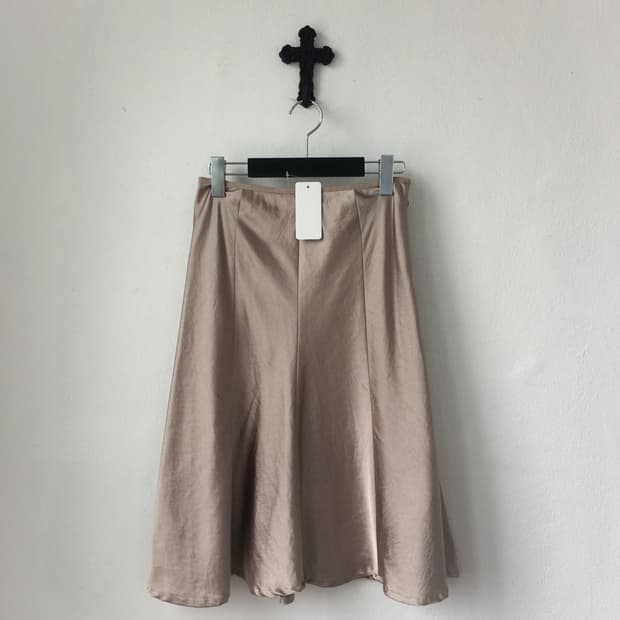 Glossy midi skirt