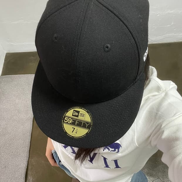 뉴에라 59FIFTY 블랙 7 1/4 야구모자