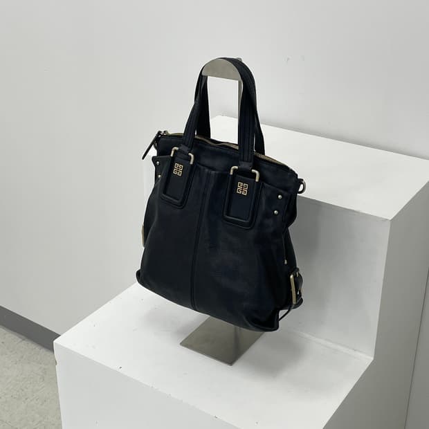 지방시 블랙 레더 나이팅게일 토트백