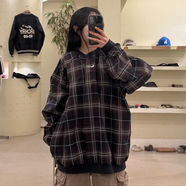 나이키 체크 패턴 크루넥 스웻셔츠 U704