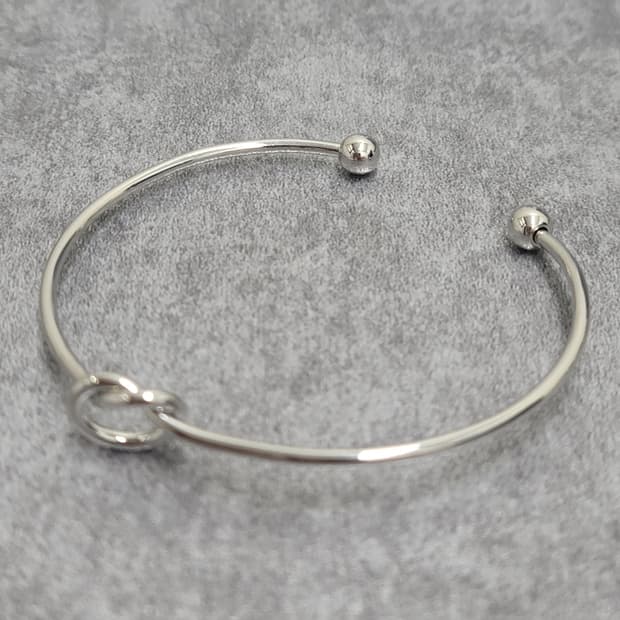 bangle bracelet 