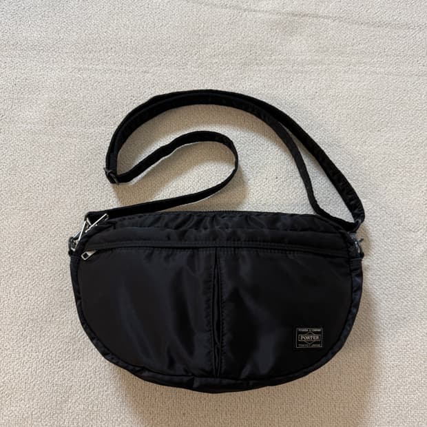(미사용급) 정품 PORTER 포터 탱커 반달 숄더백 블랙