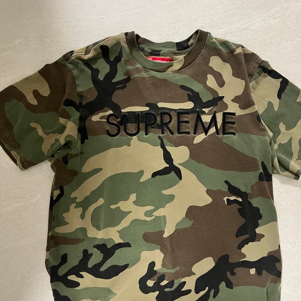 슈프림 카모 캐피탈 숏슬리브 반팔 티셔츠