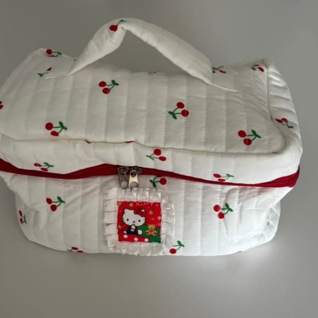 헬로키티 누빔 대용량 파우치