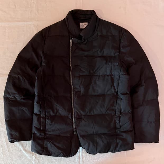 아르마니 꼴레지오니 사선 지퍼 구스다운 패딩