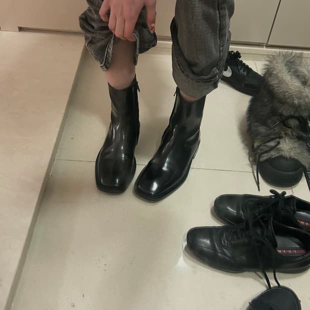 발렌시아가 스퀘어토 레더 부츠