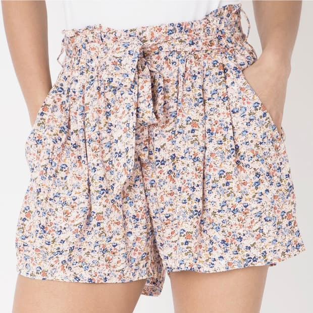 자라(zara) 플라워 벨티드 반바지 55 새상품