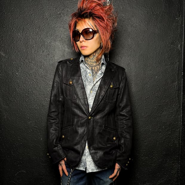 RATTLE TRAP – Black Matte Coated Blazer 