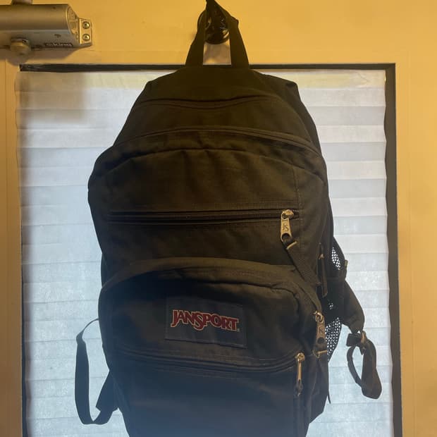 잔스포츠백팩 검정x 초록색 초록빛