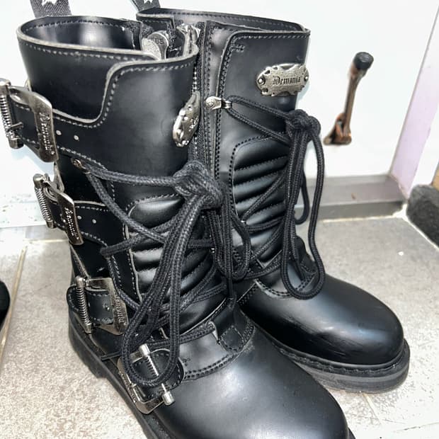 데모니아 부츠 240