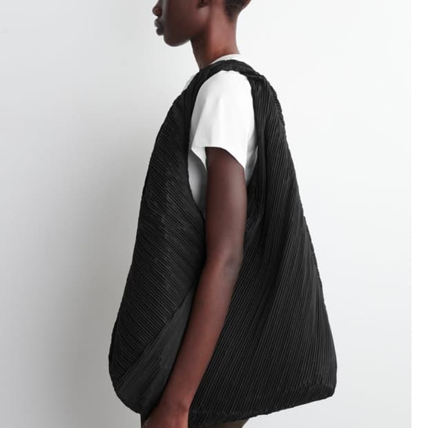 코스 플리츠 빅백 블랙