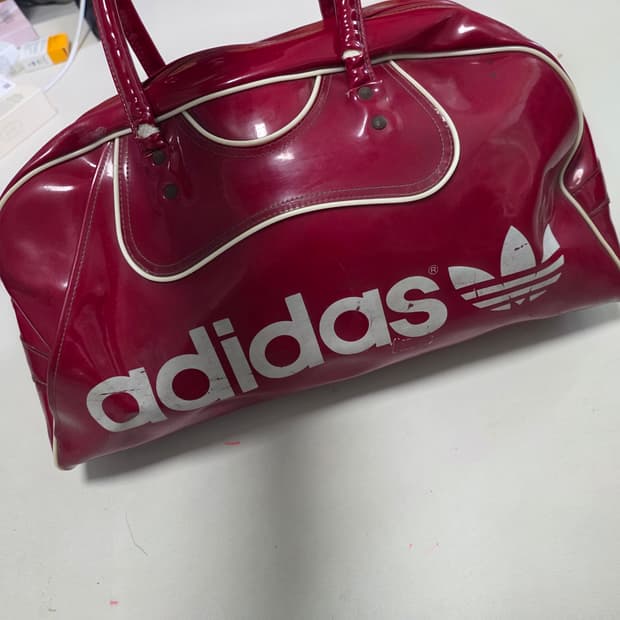 아디다스 올드스쿨 빈티지 애나멜 보스턴백