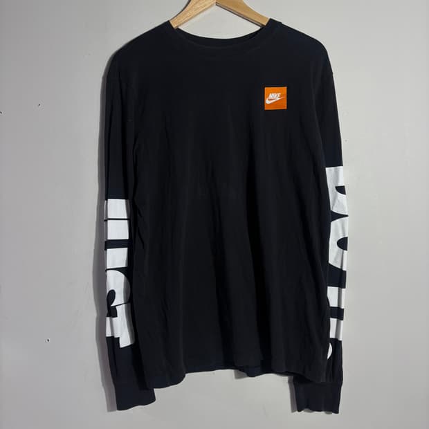 나이키 블랙 빅로고 긴팔 티셔츠 (무료배송)