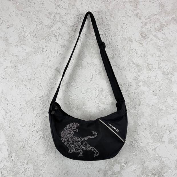 오니츠카 타이거 by 아식스