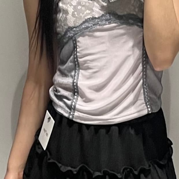 애즈온 KISSES LACE TOP