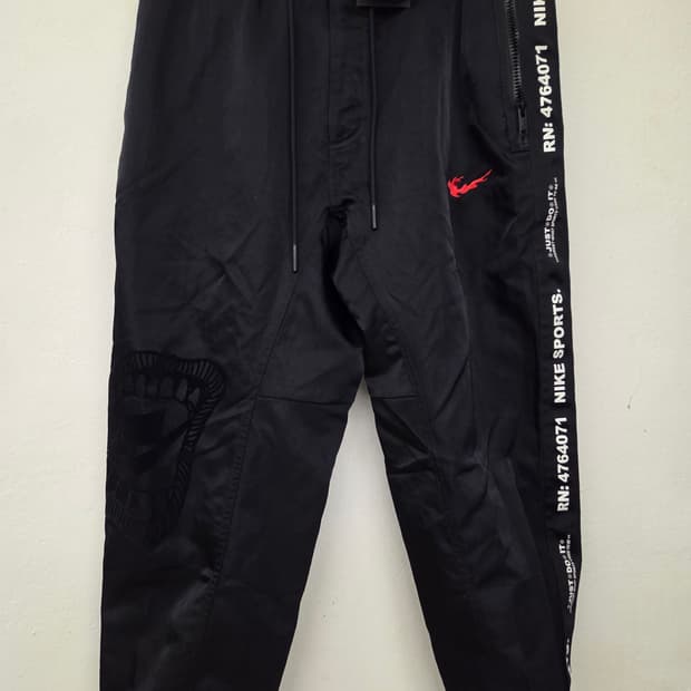나이키 블랙 우븐 트랙 팬츠 L