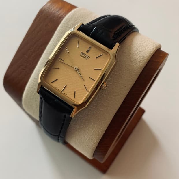 세이코 Seiko 스퀘어 쿼츠 골드