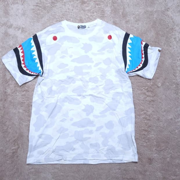 베이프 여 L 반팔 티 0411