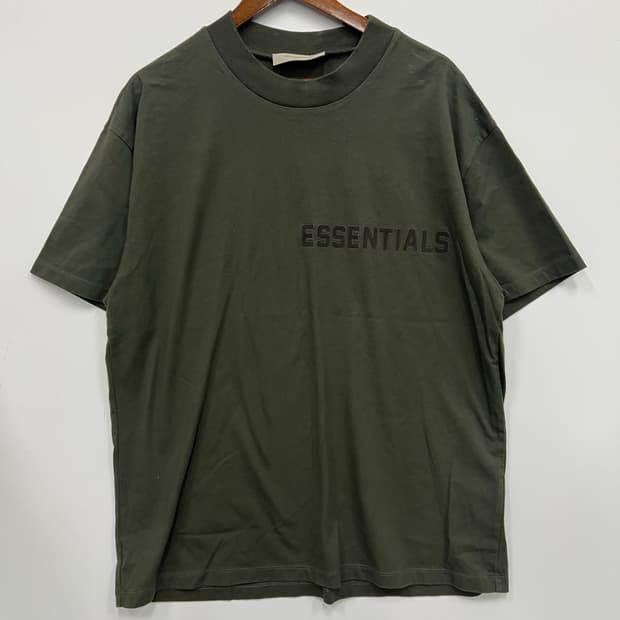 ESSENTIALS  카키색 티셔츠