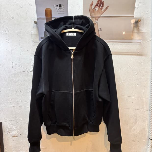 coor 쿠어 미니멀 코튼 후디드 집 점퍼 