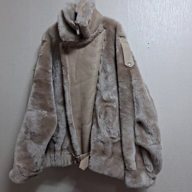 리얼 양털 무스탕 베이지 남성오버핏 100 까지 여성오버핏 