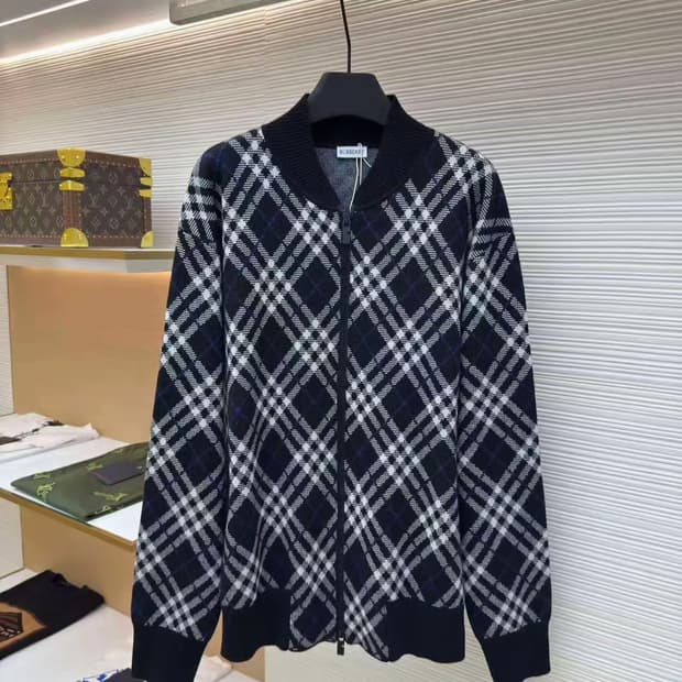 [버버;리] 새상품 / 니트 가디건 / 약 110~115 사이즈