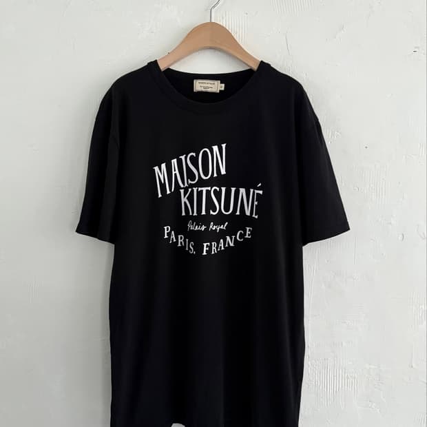 Maison Kitsune 메종키츠네 로고 블랙 반팔 티셔츠