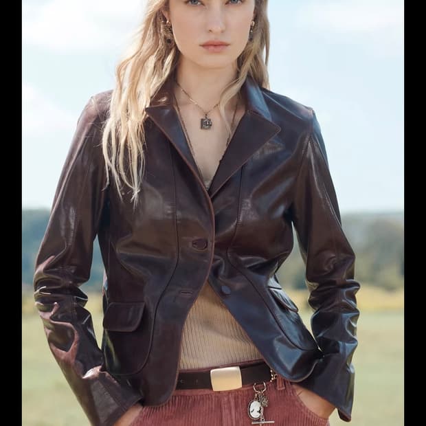 XS(KR 44) 자라 리미티드 에디션 100% 가죽 크롭 블레이저