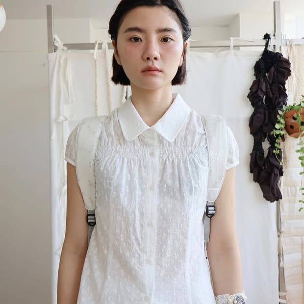 콜로신스 girly embroidery blouse 화이트 셔츠 블라우스