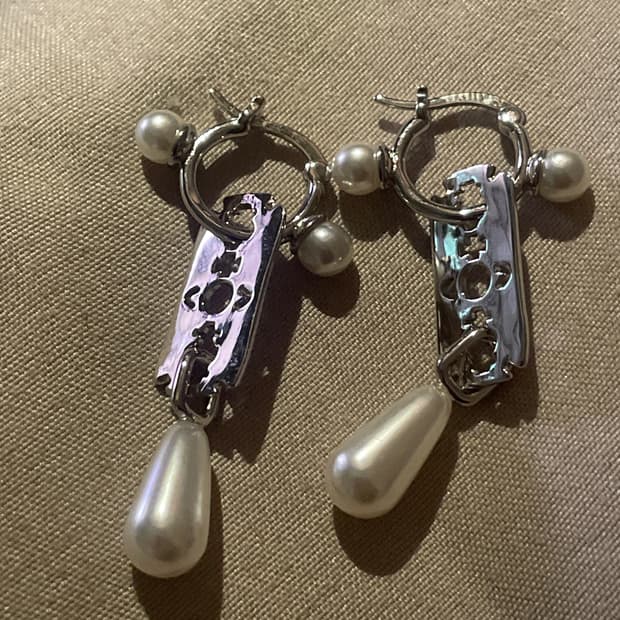 비비안웨스트우드 빈티지 면도칼 이어링