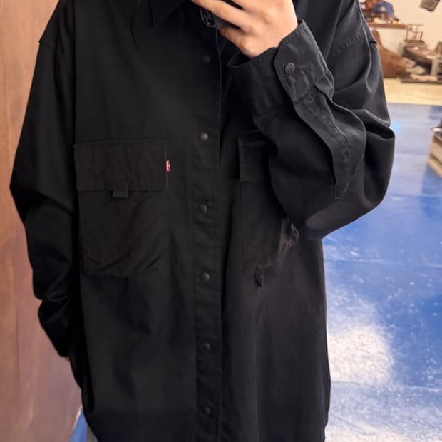 Levis 리바이스 블랙 포켓 오버핏 셔츠