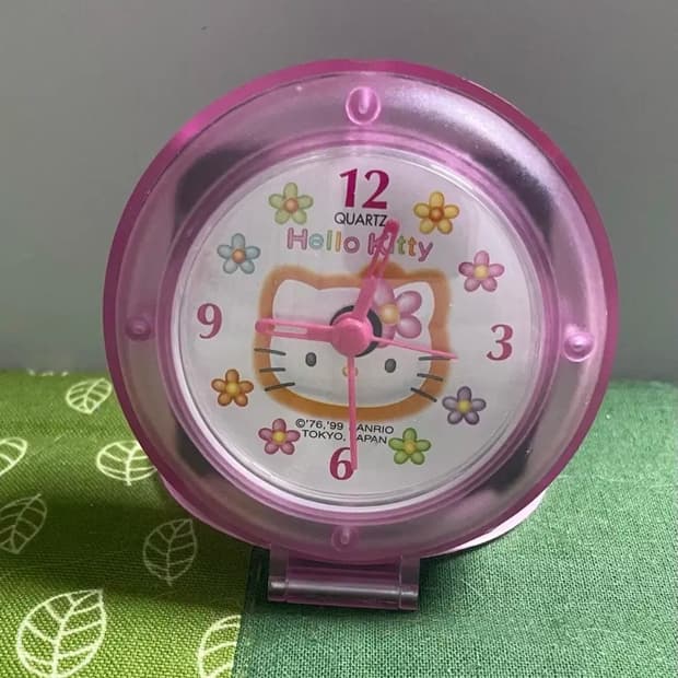 고전 헬로키티 탁상시계 
