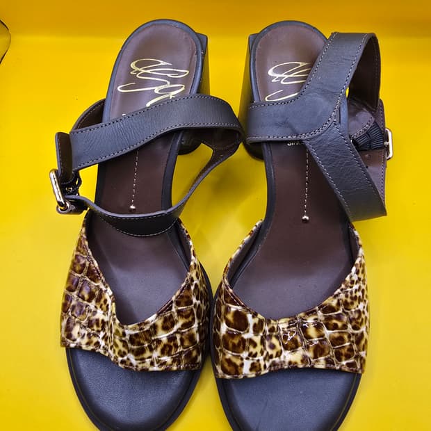 에스콰이어 샌들 235 / 7.5cm 굽