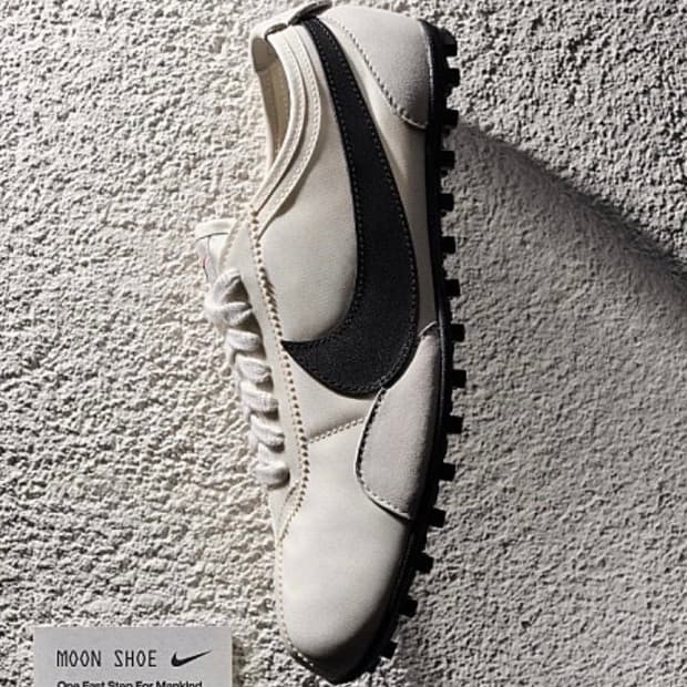 [W260] 나이키 문 슈 소프트 펄 앤 블랙 정가양도