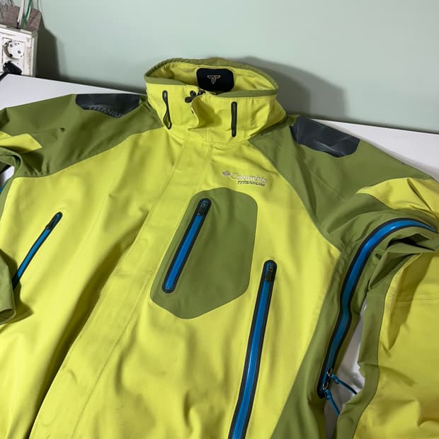 105 XL 컬럼비아 그린배색 나일론 고어텍스 PROSHELL 등산바막