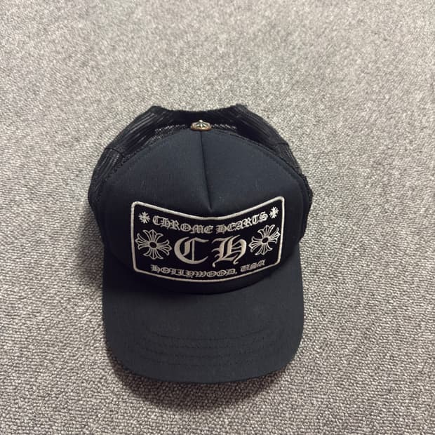 크롬하츠 할리우드 트러커 햇 <-> 흰색이랑 교환 원합니다