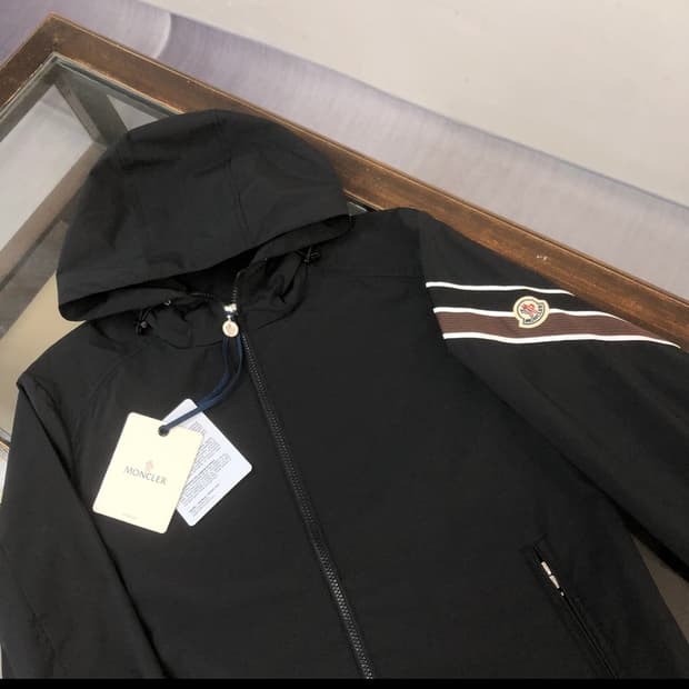 몽클레르바람막이