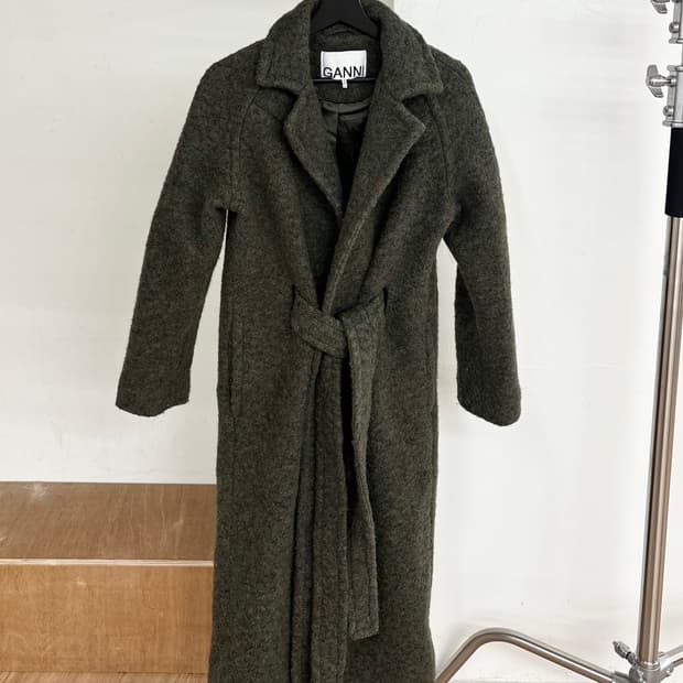 가니 카키 부클 울 롱 랩 코트