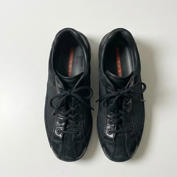 프라다 스니커즈 에나멜 플랫슈즈 250-255