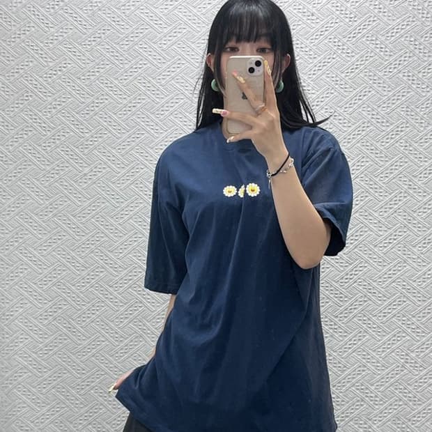 뉴진스X무라카미 캐주얼 키치 플라워 레터링 반팔티 XL C14042