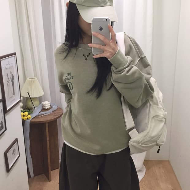 공용 트래블 오버핏맨투맨 100