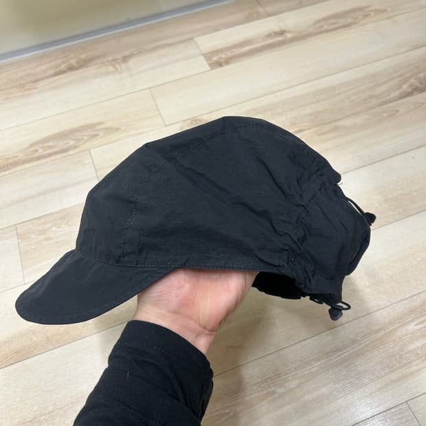 HYEIN SEO 혜인서 셔링캡 판매합니다.