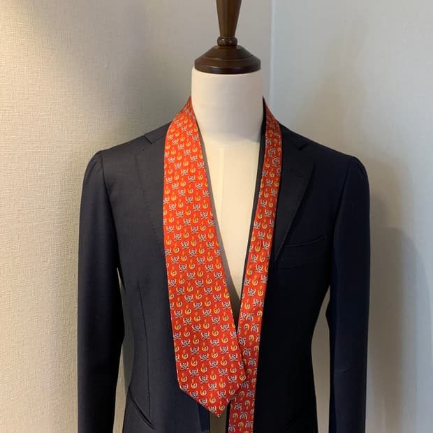 살바토레 페레가모(Ferragamo) 레드컬러 기하학적패턴 명품넥타이