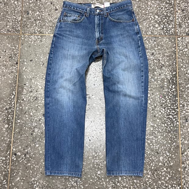 Levis 550