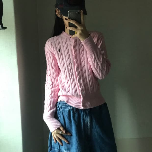 폴로 연핑크 케이블 니트 가디건